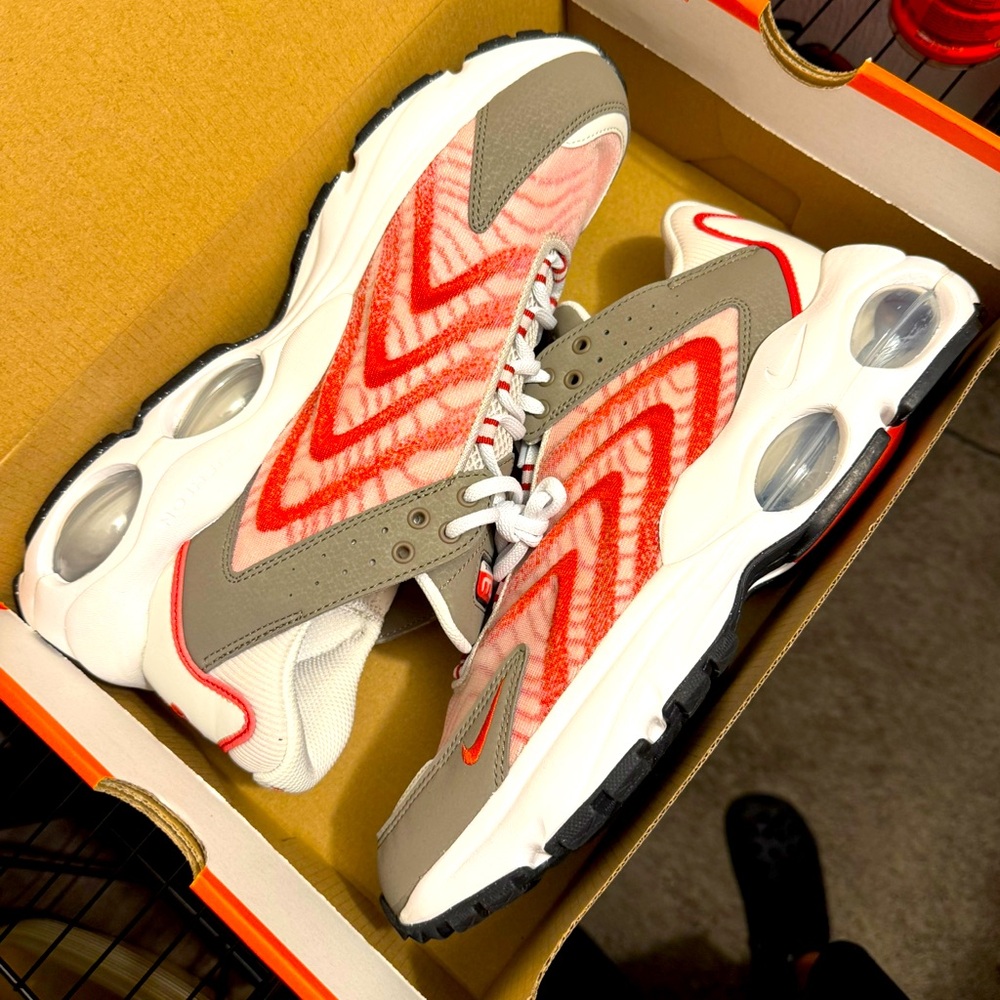 Rare BRAND NEW with box Men’s Nike Air Max TW shoes Size 11